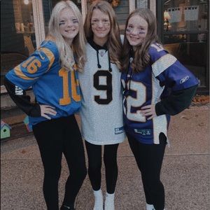 Meet your Posher, Nola